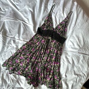 SOLD Urban Outfitters Floral Printed Lace V-Neck Sun Dress